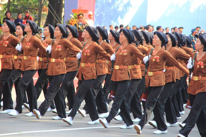 Toàn cảnh lễ Diễu binh chào mừng 40 năm Thống nhất đất nước (30/4/2015) - ảnh 33