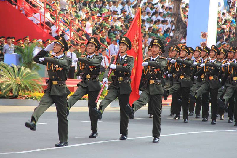 Toàn cảnh lễ Diễu binh chào mừng 40 năm Thống nhất đất nước (30/4/2015) - ảnh 9