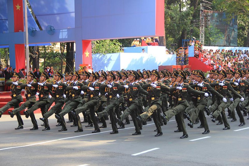 Toàn cảnh lễ Diễu binh chào mừng 40 năm Thống nhất đất nước (30/4/2015) - ảnh 10