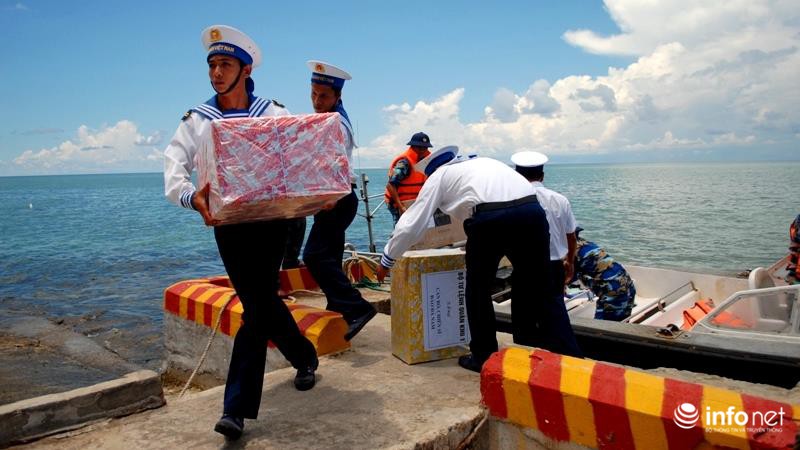 Bộ TT&TT đưa Triển lãm chủ quyền Hoàng Sa, Trường Sa ra Song Tử Tây - ảnh 5