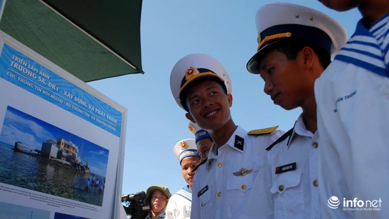 Bộ TT&TT đưa Triển lãm chủ quyền Hoàng Sa, Trường Sa ra Song Tử Tây - ảnh 6