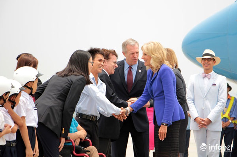 Đệ nhị phu nhân Mỹ đã đến Nội Bài, thăm Việt Nam - ảnh 7