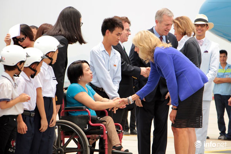 Đệ nhị phu nhân Mỹ đã đến Nội Bài, thăm Việt Nam - ảnh 8