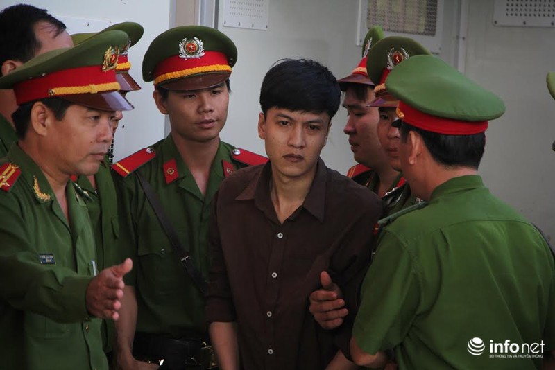 Vụ thảm án Bình Phước: Bị cáo Nguyễn Hải Dương lo sợ bước khỏi xe tù - ảnh 6