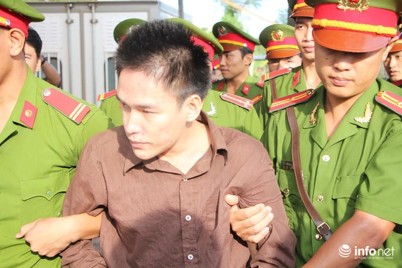 Vụ thảm án Bình Phước: Bị cáo Nguyễn Hải Dương lo sợ bước khỏi xe tù - ảnh 5