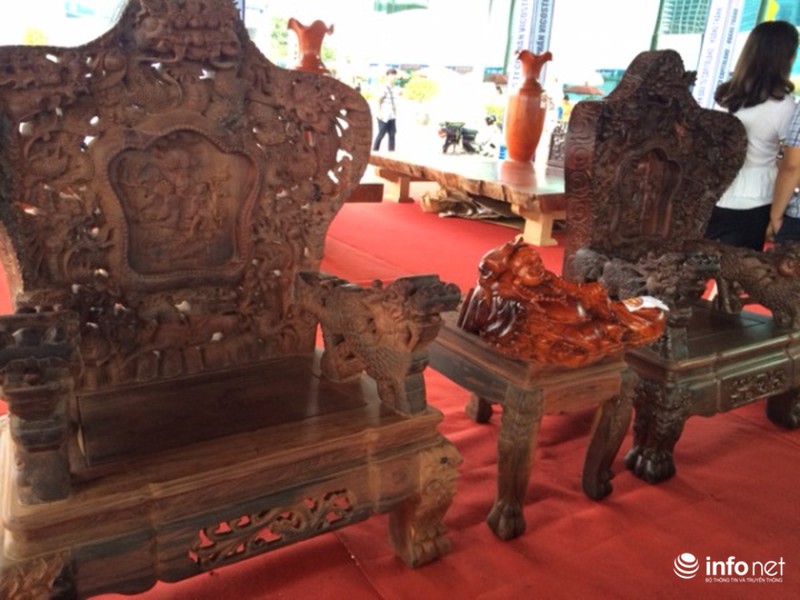 Ngắm bộ bàn ghế bạc tỷ khiến nhiều người giật mình - ảnh 2
