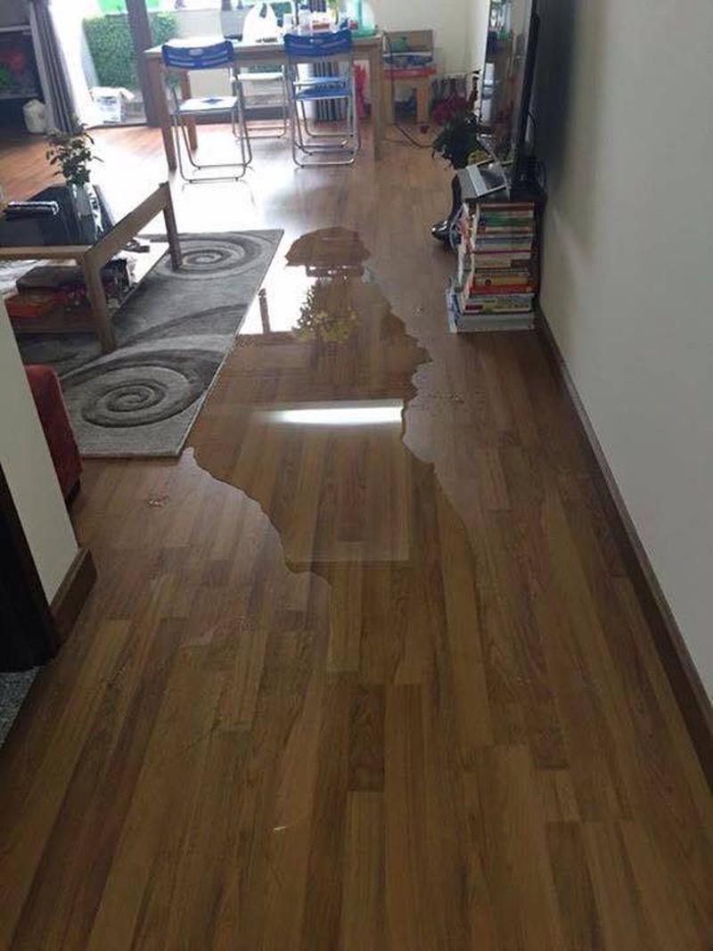 Cám cảnh hầm xe bốc mùi hôi thối, nước ngập hành lang chung cư cao cấp - ảnh 4