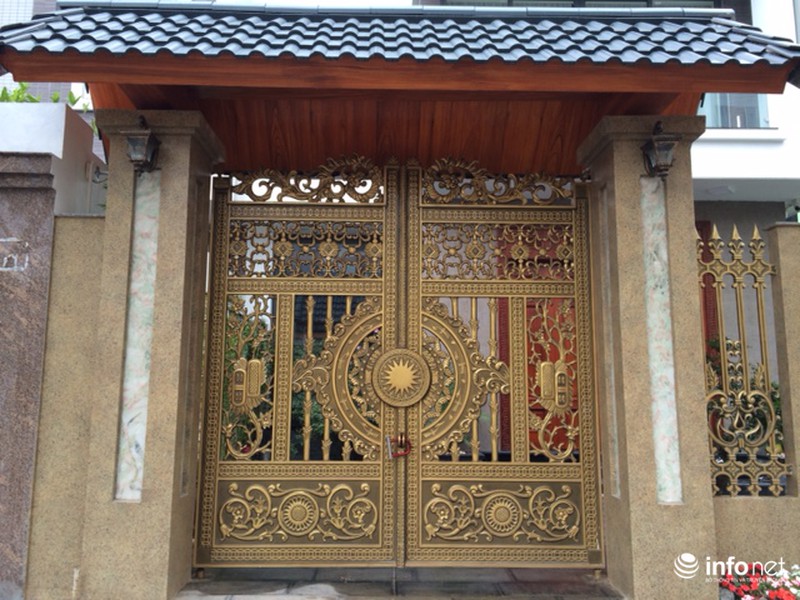 Chiêm ngưỡng cổng biệt thự, tường rào cầu kỳ của các đại gia Hà Nội - ảnh 2