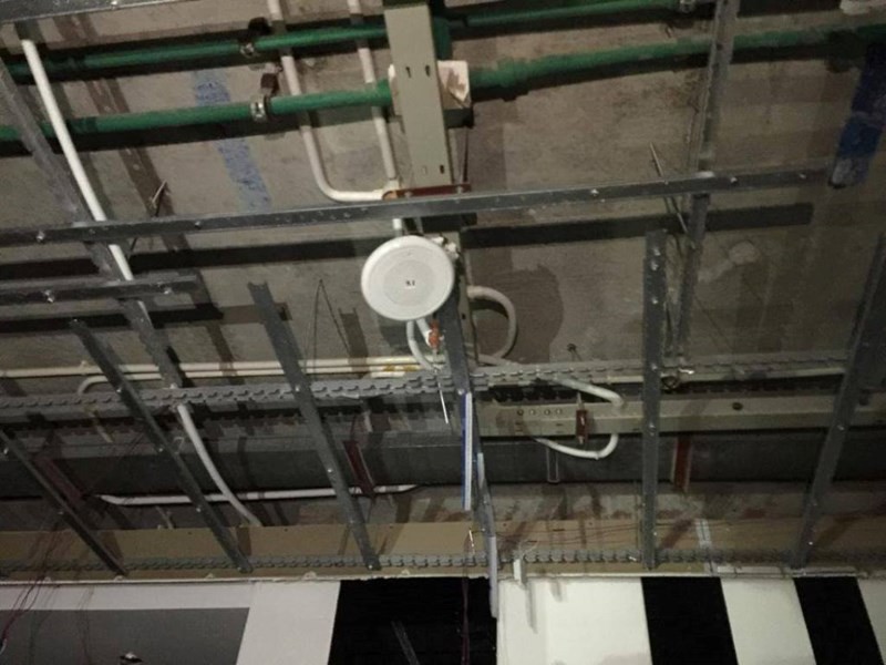 Usilk City: Trần thạch cao đổ sập xuống nhà, nước ngập lênh láng trong đêm - ảnh 2