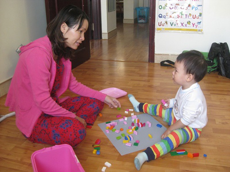 iPad - Thủ phạm khiến trẻ chậm nói như... “Thánh Gióng” - ảnh 1