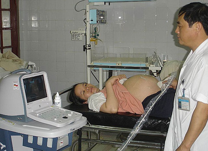 Vô sinh vì lạc nội mạc tử cung: Những biểu hiện phụ nữ nên biết - ảnh 1