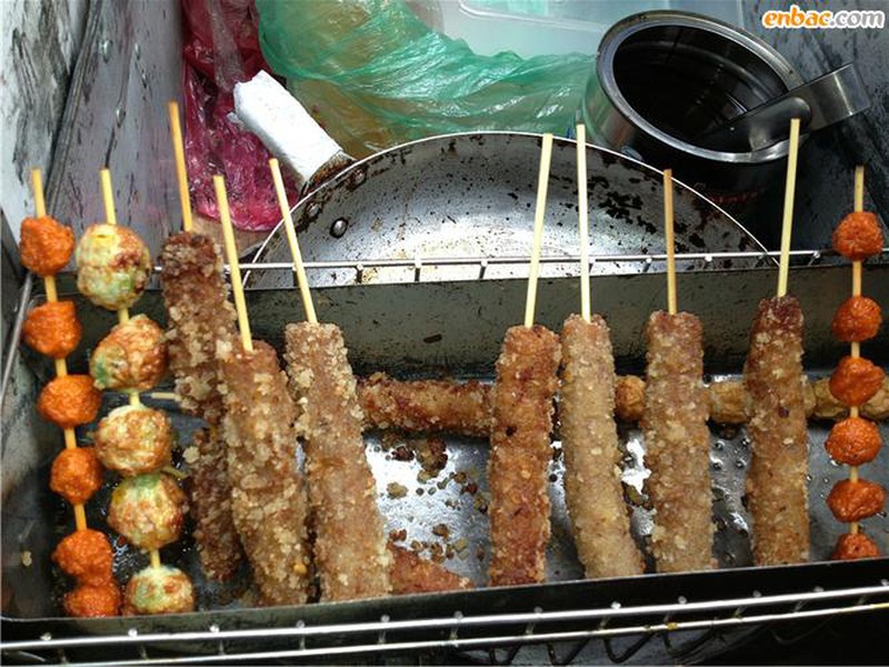 Nghi xúc xích, nem chua rán ở Hà Nội chứa thuốc phiện: Bộ Y tế lên tiếng - ảnh 1