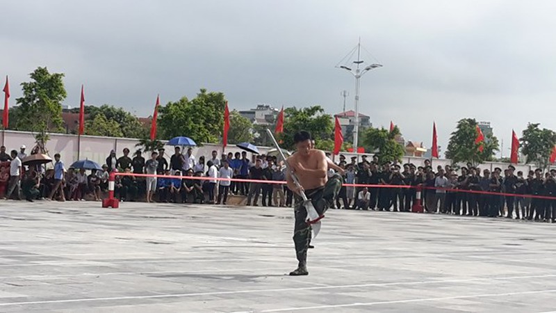 Mãn nhãn với màn biểu diễn võ thuật của các chiến sĩ biên phòng Quảng Ninh - ảnh 10