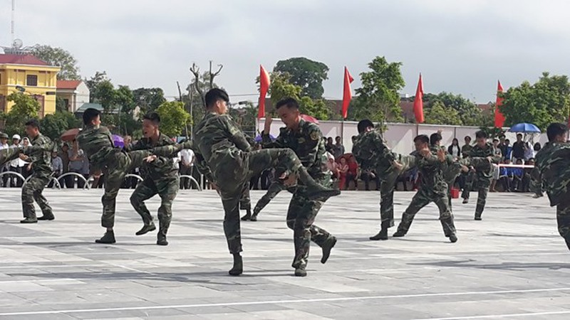 Mãn nhãn với màn biểu diễn võ thuật của các chiến sĩ biên phòng Quảng Ninh - ảnh 11