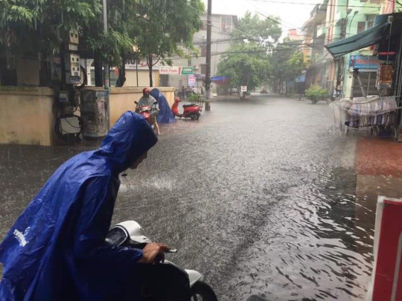 Quảng Ninh: Hạ Long, Cẩm Phả tê liệt do mưa lớn, 2 người thiệt mạng - ảnh 6