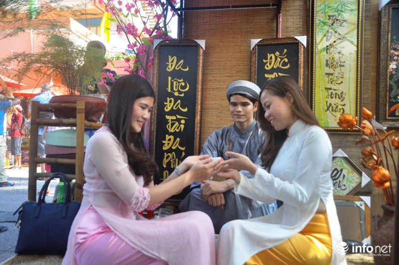 Hàng ngàn người Sài Gòn náo nức dạo phố ông đồ - ảnh 14