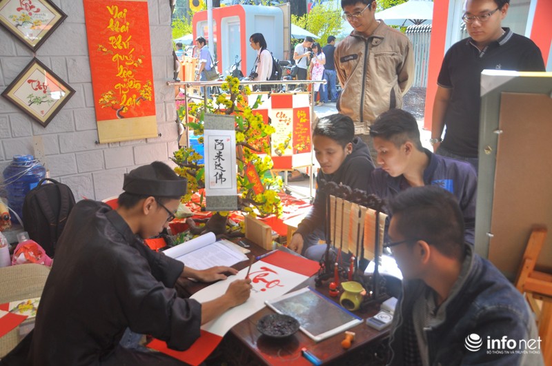 Hàng ngàn người Sài Gòn náo nức dạo phố ông đồ - ảnh 8