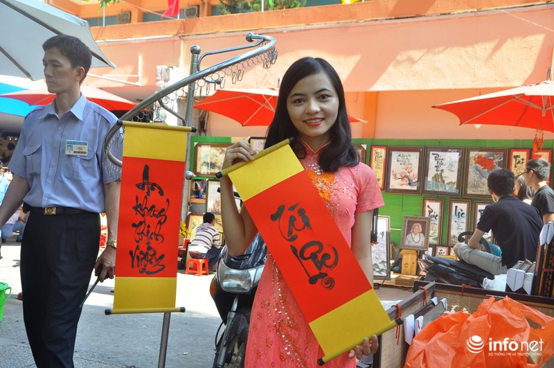 Hàng ngàn người Sài Gòn náo nức dạo phố ông đồ - ảnh 6