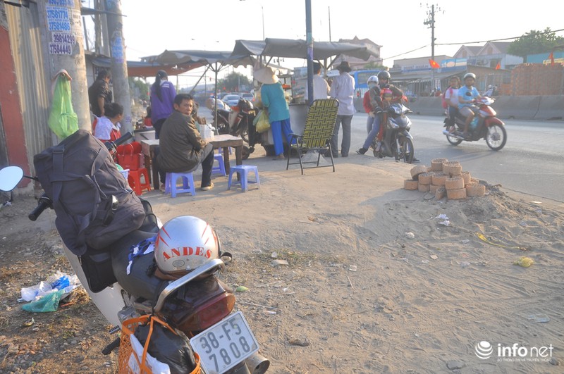Quán ven đường