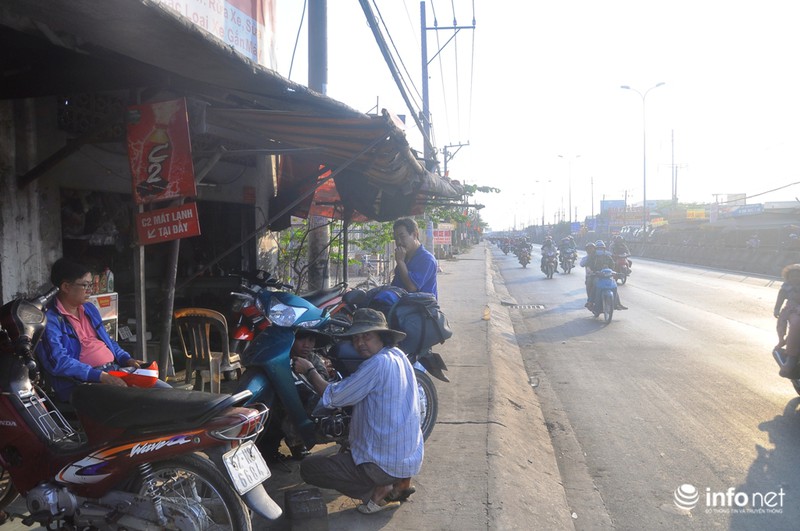 Quán ven đường