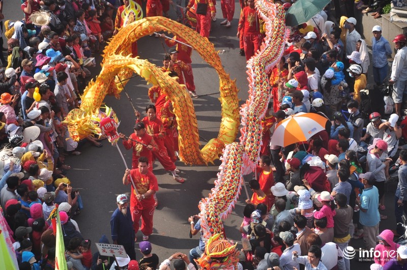 “Biển người” trong lễ rước kiệu Thiên Hậu Thánh Mẫu - ảnh 11