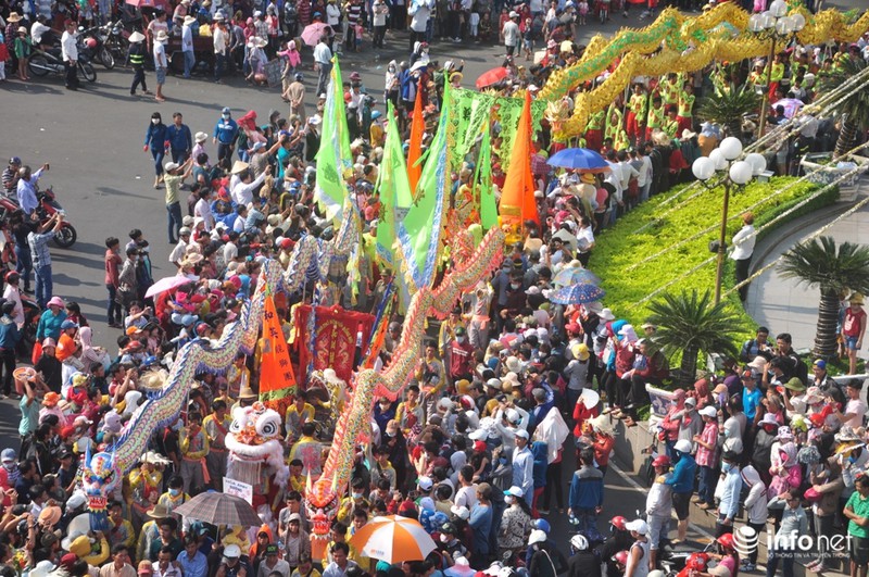 “Biển người” trong lễ rước kiệu Thiên Hậu Thánh Mẫu - ảnh 4