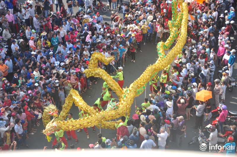 “Biển người” trong lễ rước kiệu Thiên Hậu Thánh Mẫu - ảnh 10