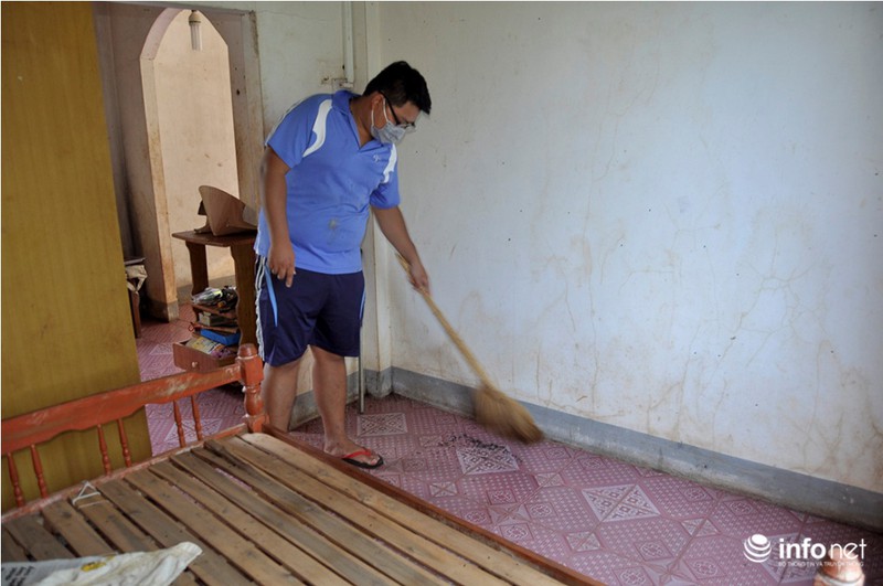 Bọ đậu đen vào nhà làm tổ, người dân ra chuồng heo ngủ để lánh nạn - ảnh 2