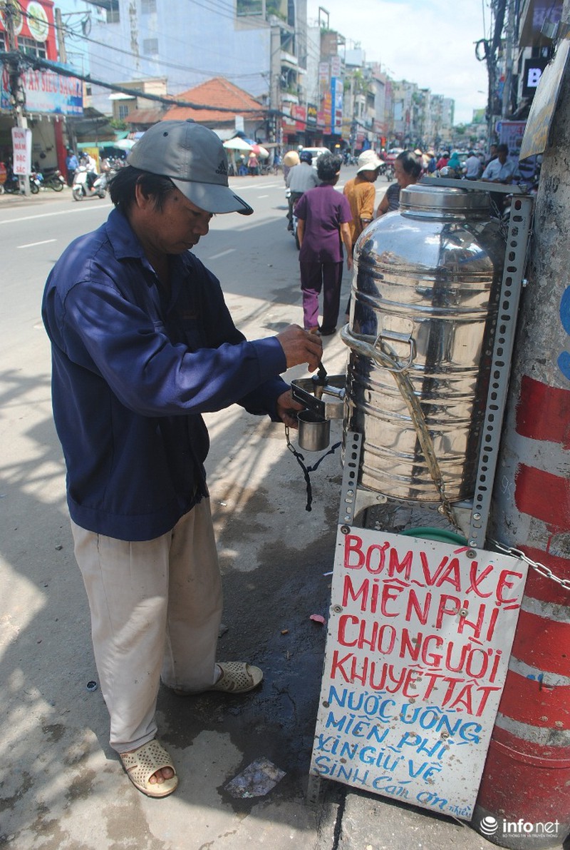 Ấm áp tình người trên những cung đường, góc phố Sài Gòn - ảnh 5