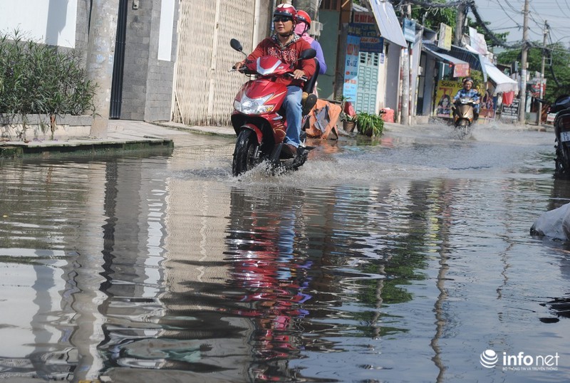 Những con đường không mưa vẫn ngập giữa Sài Gòn - ảnh 1