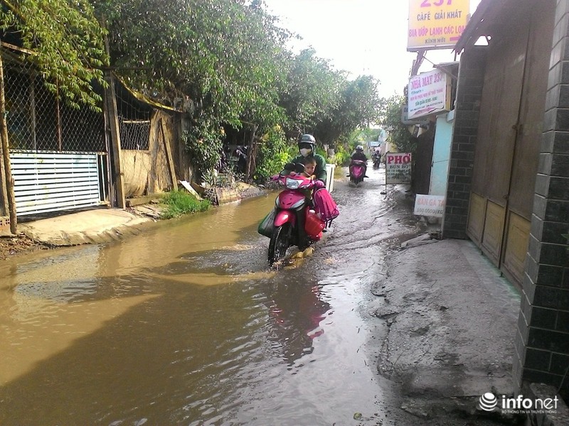 Những con đường không mưa vẫn ngập giữa Sài Gòn - ảnh 8