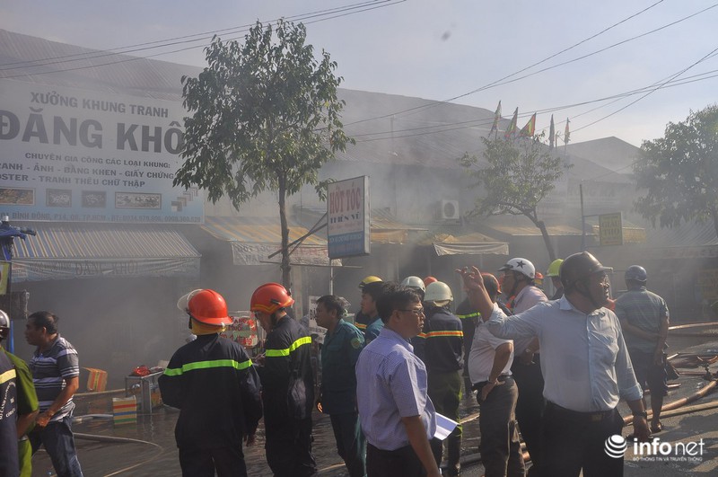 TP.HCM: Hiện trường vụ cháy thiêu rụi nhiều ki ốt, 1 người thiệt mạng - ảnh 9