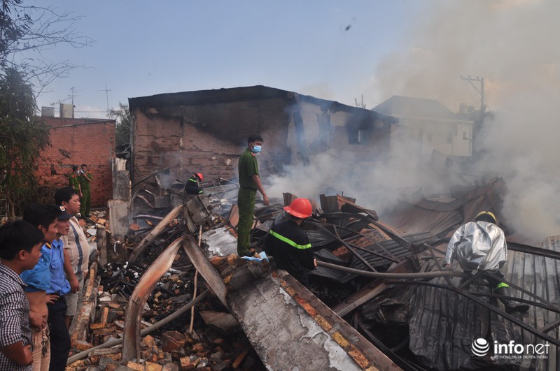 Cháy ở Đại lộ Bình Dương: Công nhân lo mất Tết - ảnh 11