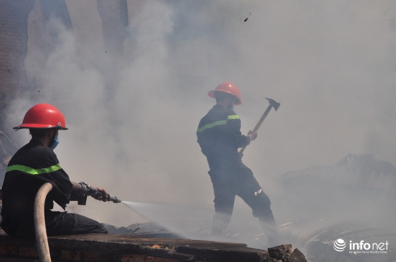 Cháy ở Đại lộ Bình Dương: Công nhân lo mất Tết - ảnh 4