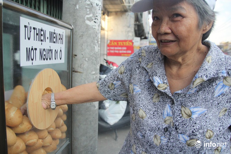 Ấm áp tình người Sài Gòn: Bánh mì “miễn phí-mỗi người một ổ” - ảnh 9