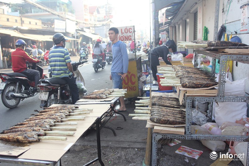 Phố cá lóc nướng Sài Gòn