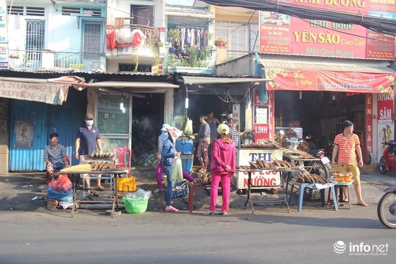 Phố cá lóc nướng Sài Gòn