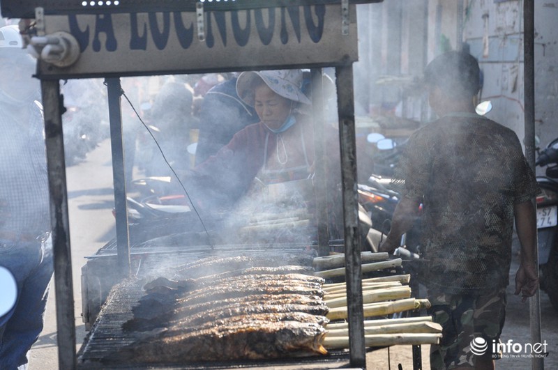 Phố cá lóc nướng Sài Gòn