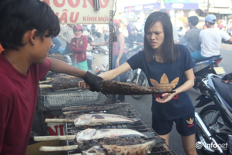 Phố cá lóc nướng Sài Gòn
