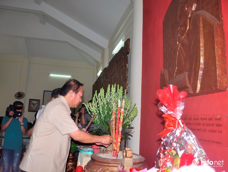 Bộ trưởng Trương Minh Tuấn viếng liệt sĩ ngành giao bưu-thông tin - ảnh 9