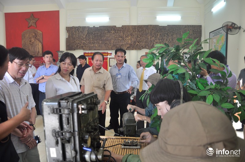 Bộ trưởng Trương Minh Tuấn viếng liệt sĩ ngành giao bưu-thông tin - ảnh 10