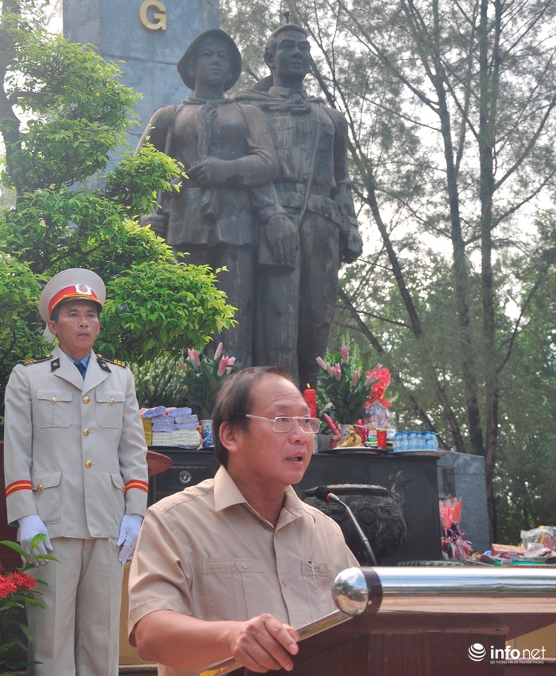 Bộ trưởng Trương Minh Tuấn viếng liệt sĩ ngành giao bưu-thông tin - ảnh 1
