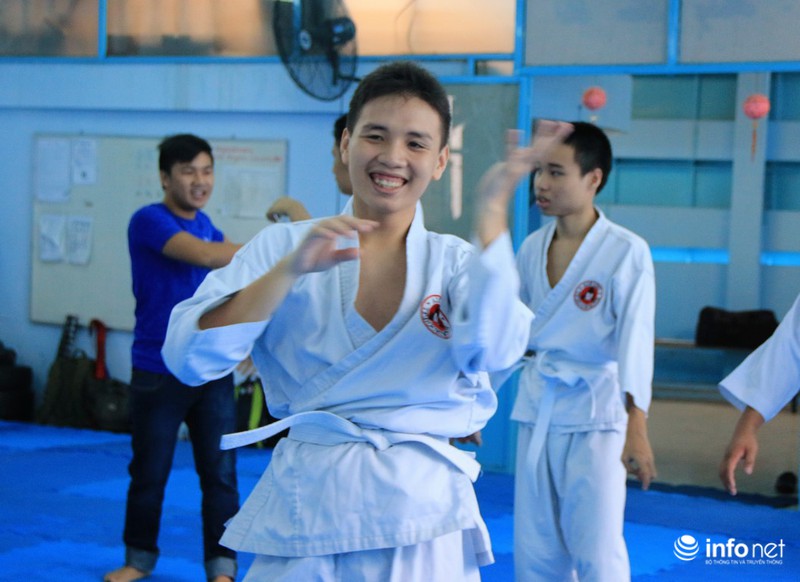 Lớp học võ miễn phí cho bạn trẻ khuyết tật và tự kỷ ở Sài Gòn - ảnh 10