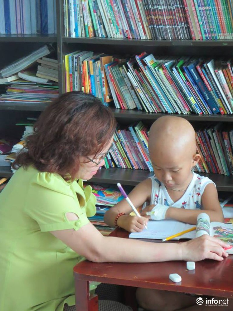 Lớp học đặc biệt của những bệnh nhi ung thư tại bệnh viện Ung Bướu TP.HCM - ảnh 7