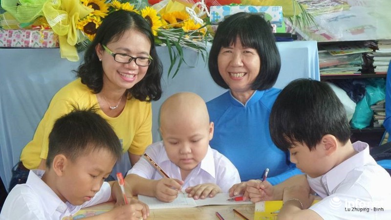 Lớp học đặc biệt của những bệnh nhi ung thư tại bệnh viện Ung Bướu TP.HCM - ảnh 3