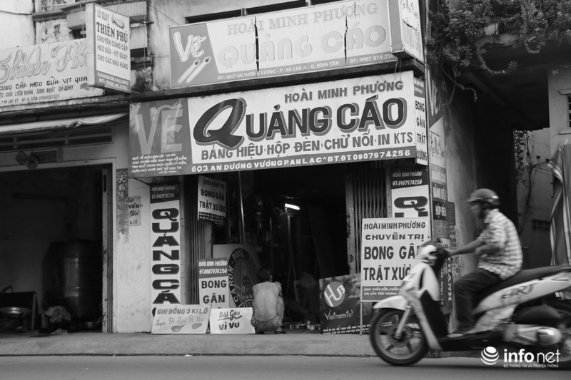 Người họa sĩ hơn nửa cuộc đời gắn bó với nghề vẽ bảng hiệu quảng cáo kiểu cổ - ảnh 5