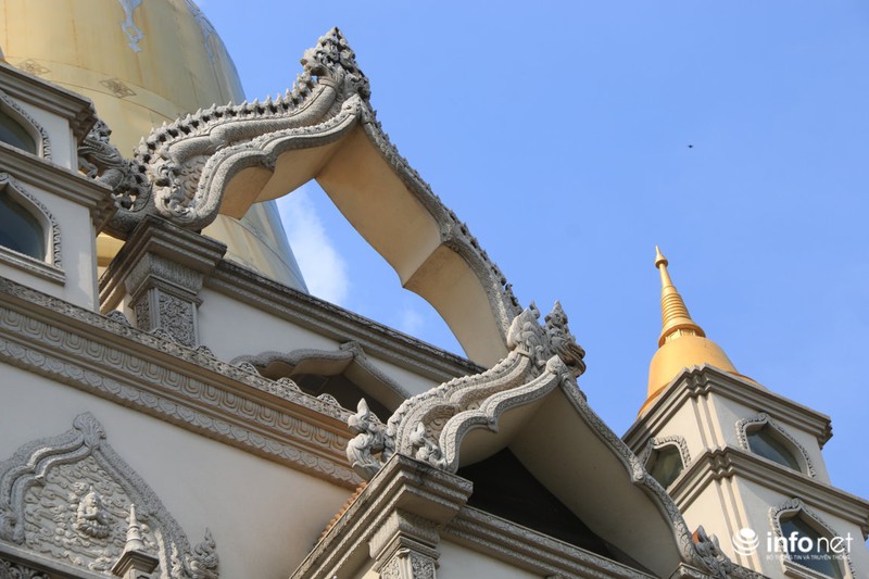 Đầu năm tham quan ngôi chùa