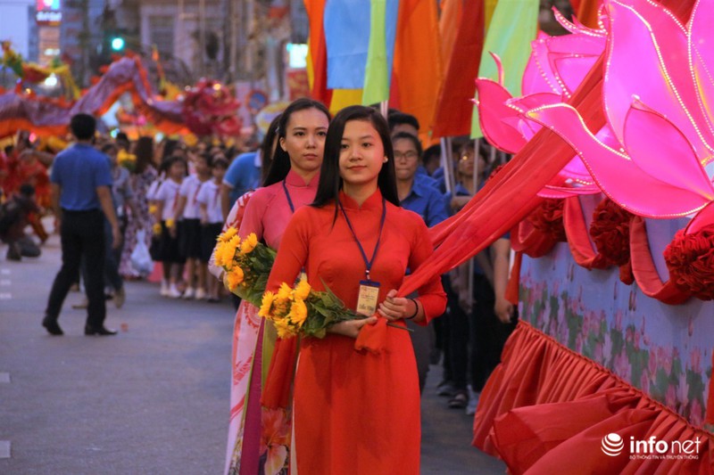 TP.HCM: Độc đáo lễ hội đường phố mừng Tết Nguyên tiêu của người Hoa - ảnh 14