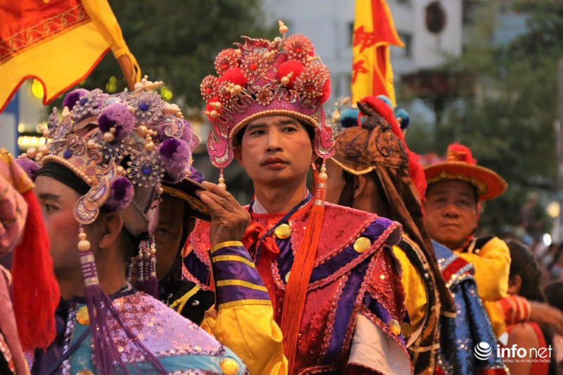 TP.HCM: Độc đáo lễ hội đường phố mừng Tết Nguyên tiêu của người Hoa - ảnh 6