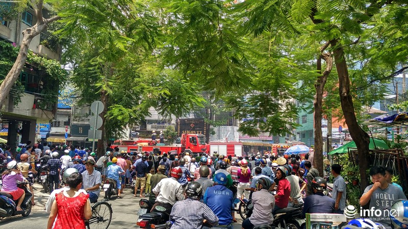 Cháy lớn Q.10, nhiều tài sản trong salon làm tóc bị thiêu rụi - ảnh 7